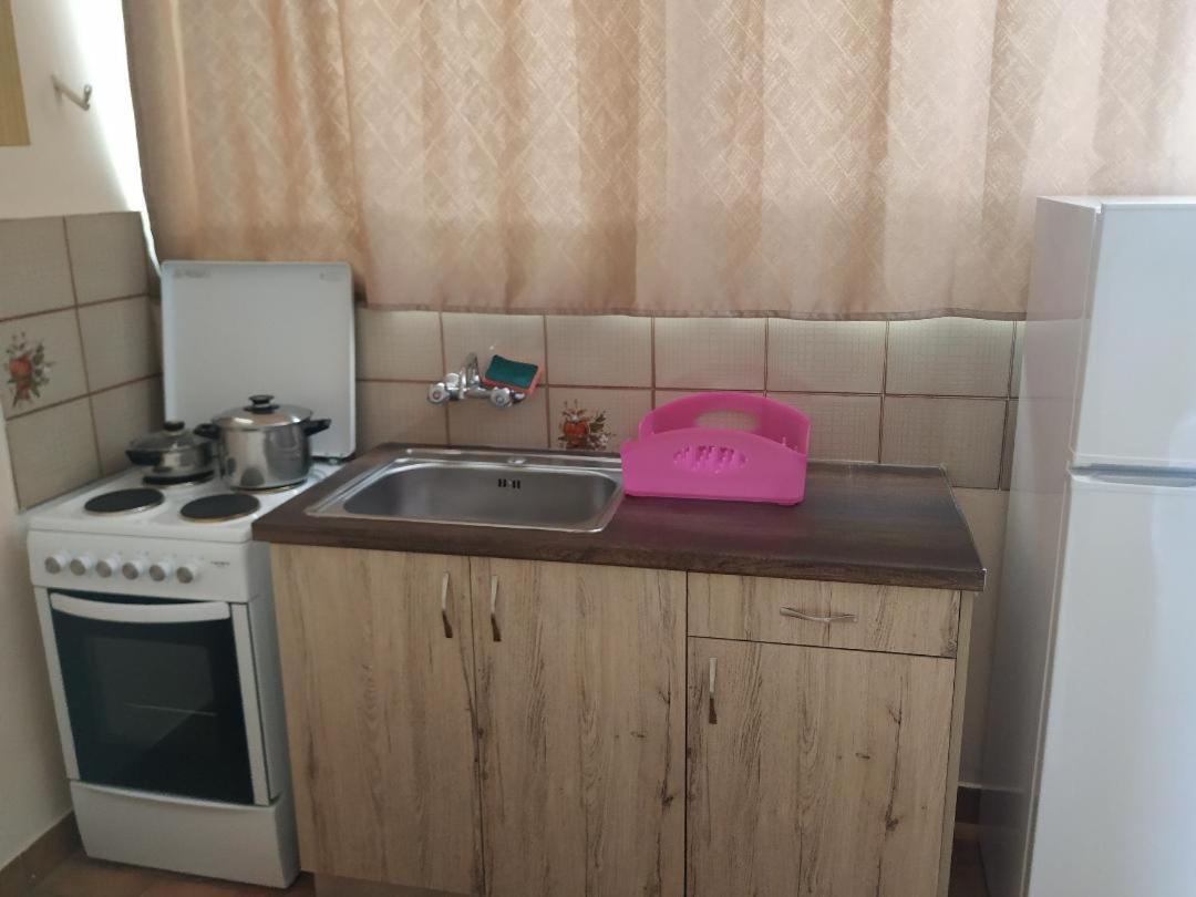 Lions 2 Studios & Apartments, Poros Island. Πόρος Εξωτερικό φωτογραφία