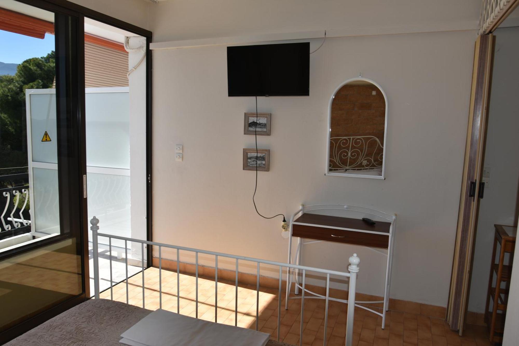 Lions 2 Studios & Apartments, Poros Island. Πόρος Εξωτερικό φωτογραφία