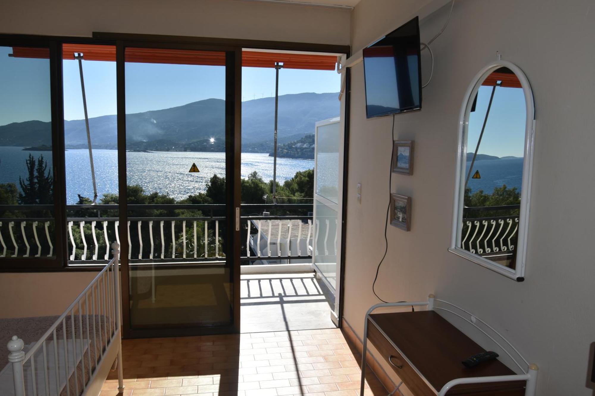 Lions 2 Studios & Apartments, Poros Island. Πόρος Εξωτερικό φωτογραφία