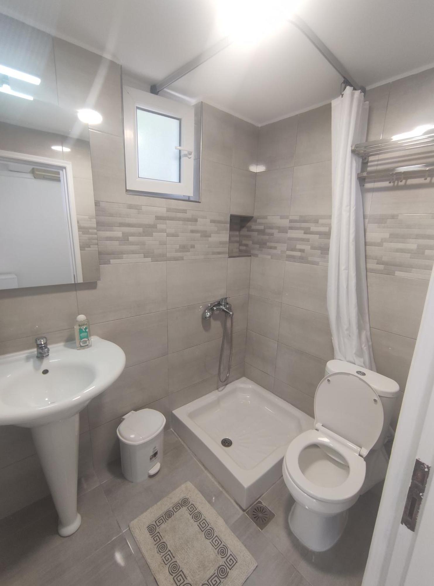 Lions 2 Studios & Apartments, Poros Island. Πόρος Εξωτερικό φωτογραφία