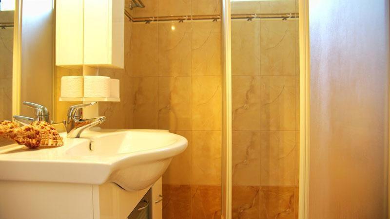 Lions 2 Studios & Apartments, Poros Island. Πόρος Εξωτερικό φωτογραφία